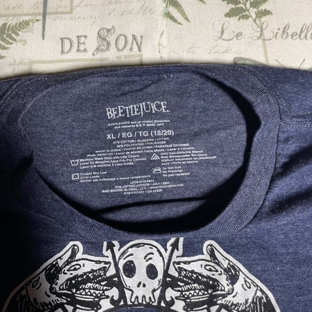 Beetlejuice Graphic T-Shirt, Dark Gray Crew Neck Tee, Boys/Girls,‎ XL(18/20) - Picture 4 of 4